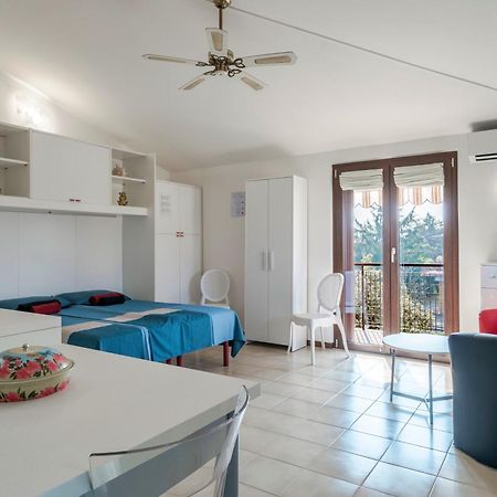 Casa Lugana 15 - Monolocale Con Piscina Fronte Lago Sirmione Eksteriør bilde