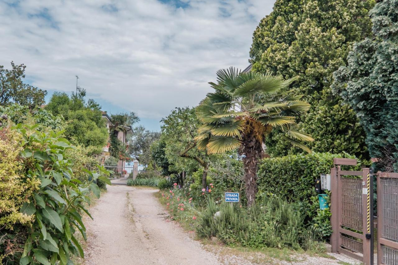 Casa Lugana 15 - Monolocale Con Piscina Fronte Lago Sirmione Eksteriør bilde