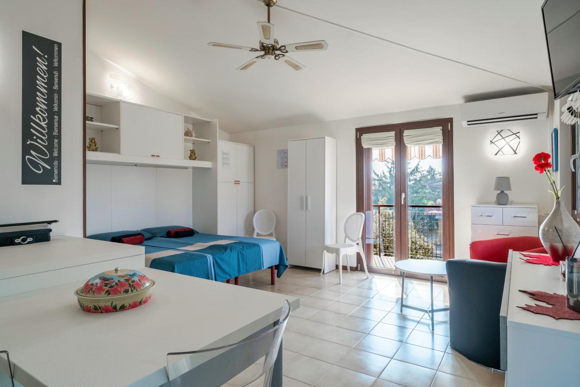 Casa Lugana 15 - Monolocale Con Piscina Fronte Lago Sirmione Eksteriør bilde