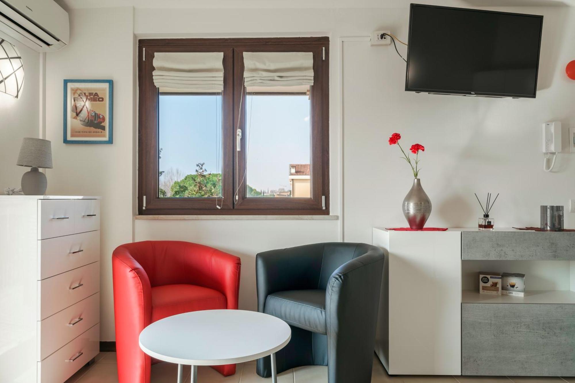 Casa Lugana 15 - Monolocale Con Piscina Fronte Lago Sirmione Eksteriør bilde
