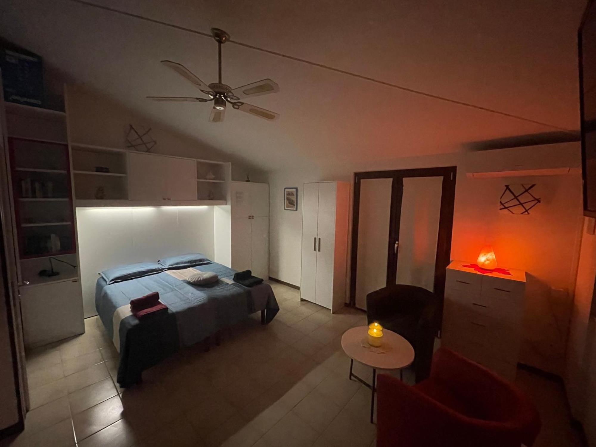 Casa Lugana 15 - Monolocale Con Piscina Fronte Lago Sirmione Eksteriør bilde