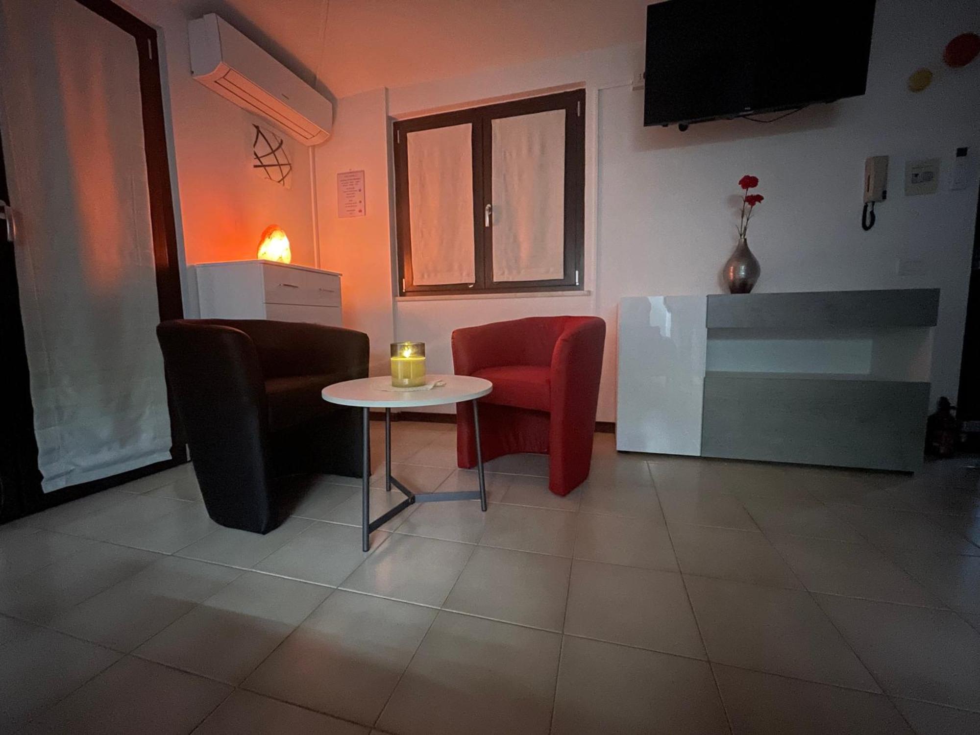 Casa Lugana 15 - Monolocale Con Piscina Fronte Lago Sirmione Eksteriør bilde
